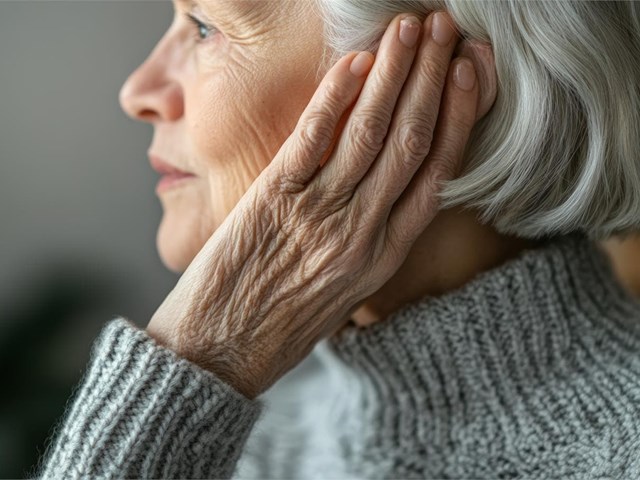 5 señales que le indicarán que necesita usar audífonos