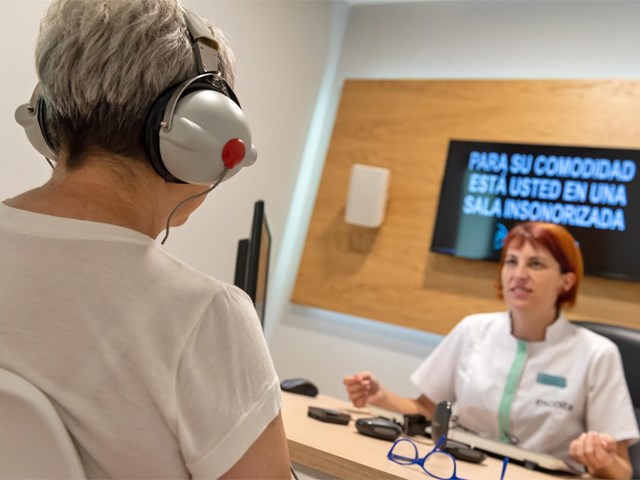 El mito de que la pérdida auditiva "puede esperar"