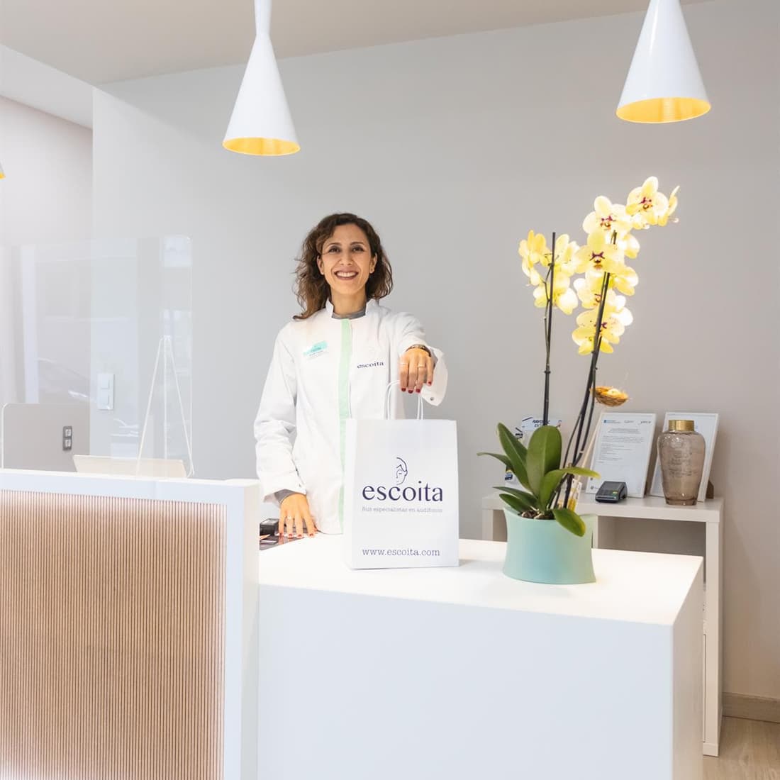 Precio de audifonos en Tui